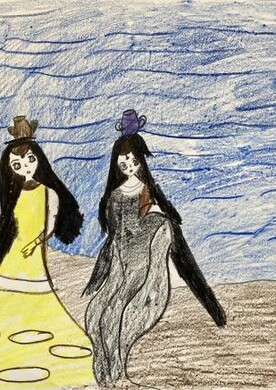 Zeichnung von zwei Frauen – Juka Abdilwahid Eine Buntstift-Zeichnung von zwei Frauen mit langen schwarzen Haaren und langen Kleidern vor einem blauen Himmel. Gezeichnet von der Künstlerin Juka Abdilwahid.